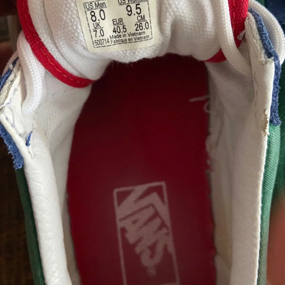 Vans - Picture 4 of 6